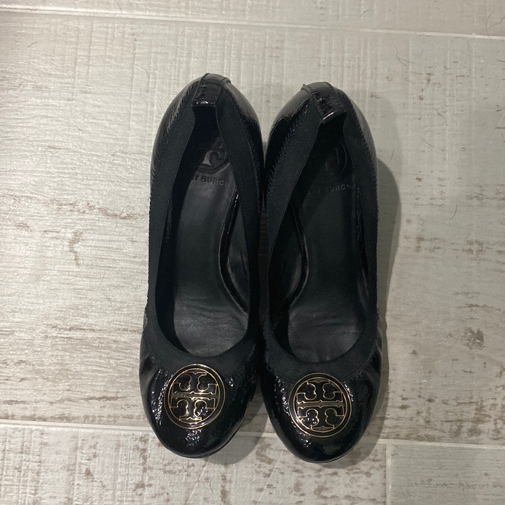 Tory Burch wedges in patent leather
